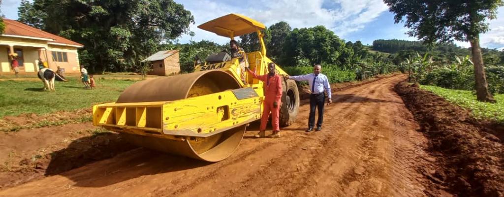 CAO Inspecting road construction at Bule